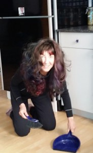Gail gets her hair styled to clean the floor